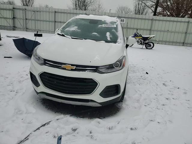 2021 Chevrolet Trax - Image 11
