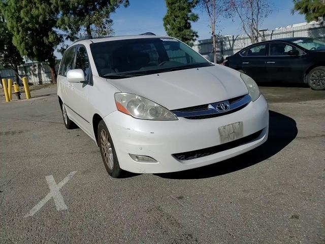 2007 Toyota Sienna - Image 11