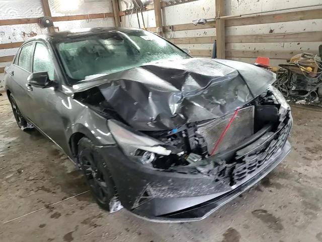 2021 Hyundai Elantra - Image 13