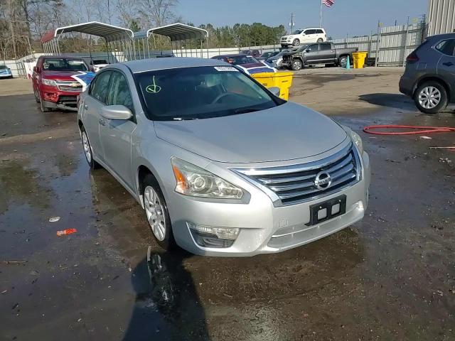 2014 Nissan Altima - Image 13