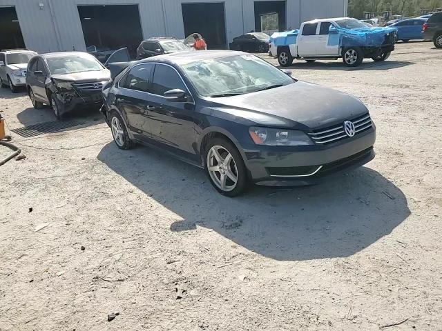 2014 Volkswagen Passat - Image 11