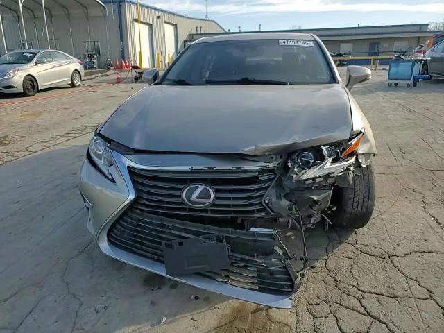 2018 Lexus ES - Image 10