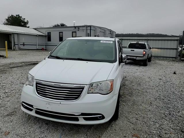 2015 Chrysler Town & Country - Image 12