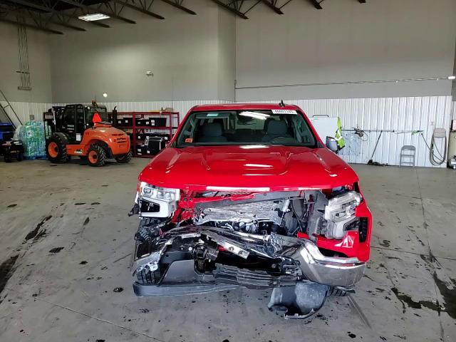 2022 Chevrolet Silverado - Image 11
