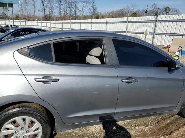 2017 Hyundai Elantra - Image 14