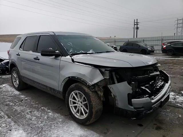 2016 Ford Explorer - Image 11
