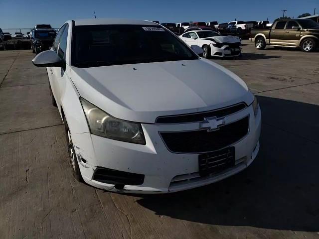 2013 Chevrolet Cruze - Image 10