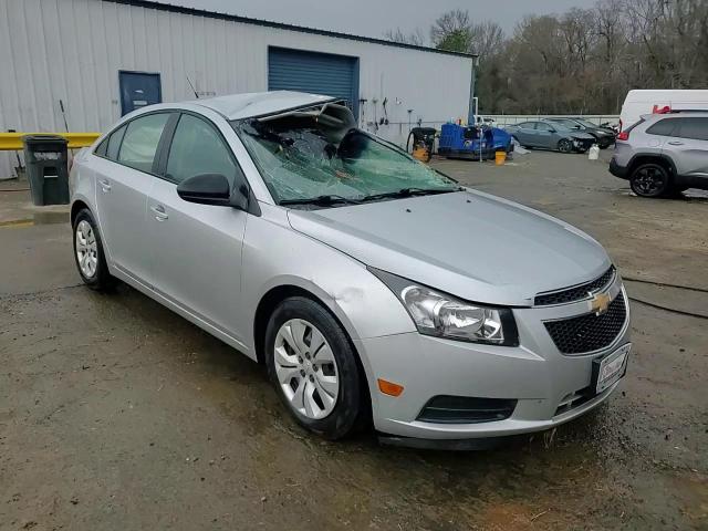 2014 Chevrolet Cruze - Image 13