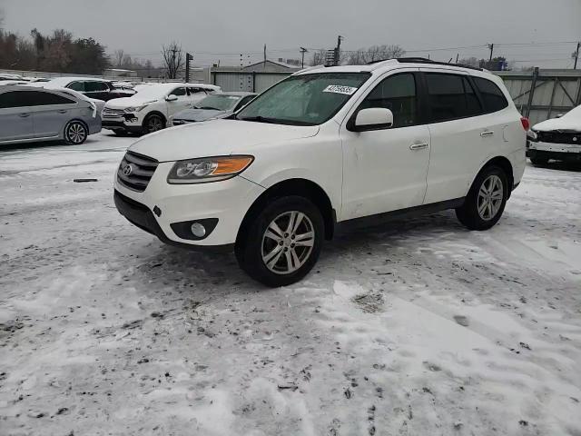 2012 Hyundai Santa Fe - Image 13