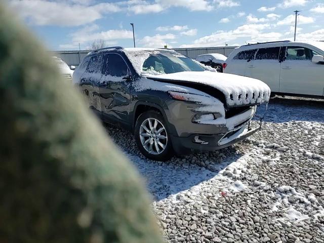 2017 Jeep Grand Cherokee - Image 11