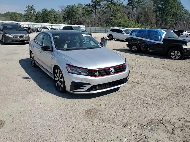 2018 Volkswagen Passat - Image 11
