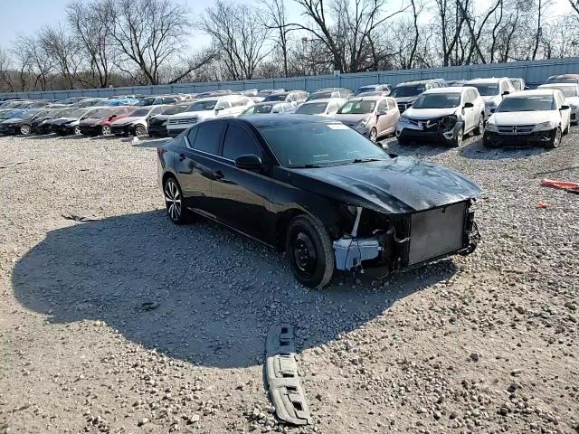 2020 Nissan Altima - Image 14