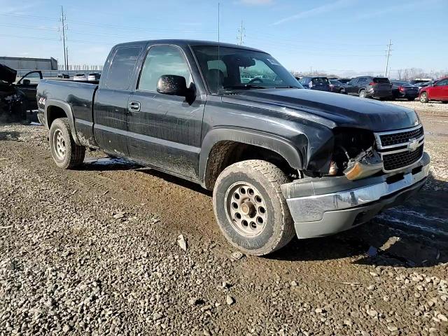 2006 Chevrolet Silverado - Image 10