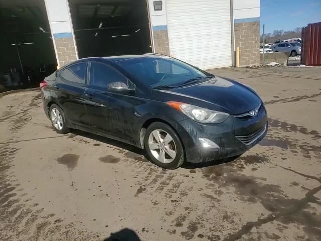 2012 Hyundai Elantra - Image 13