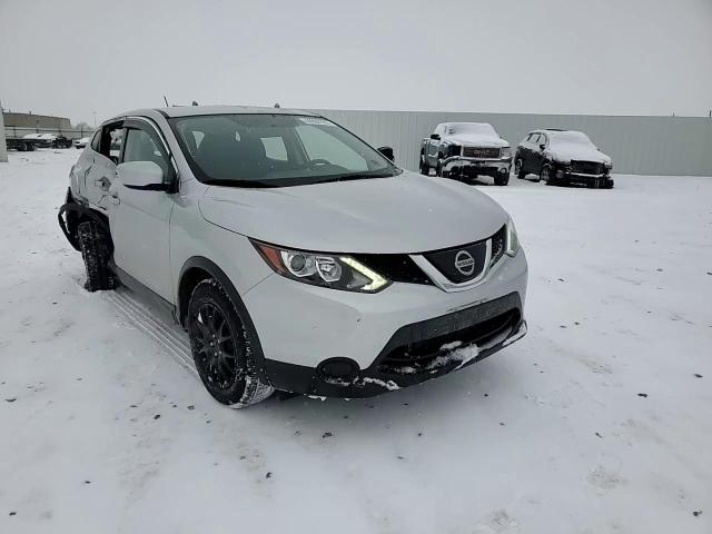 2019 Nissan Rogue - Image 10