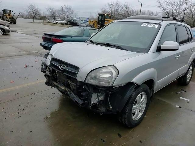 2007 Hyundai Tucson - Image 12