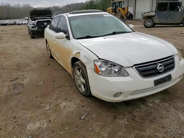 2003 Nissan Altima - Image 10