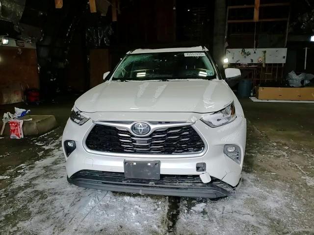 2020 Toyota Highlander - Image 11