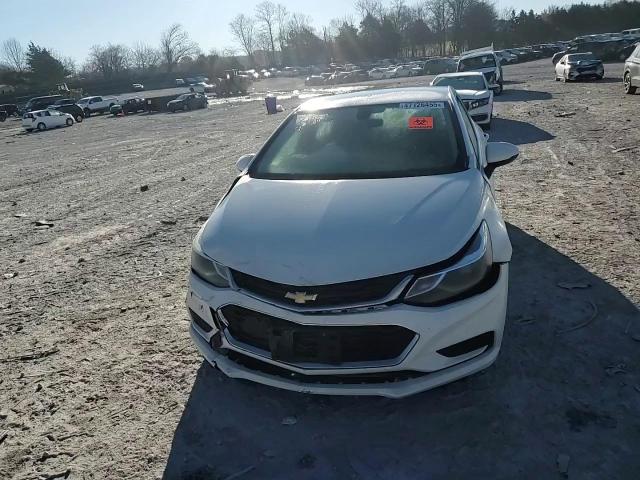 2018 Chevrolet Cruze - Image 11
