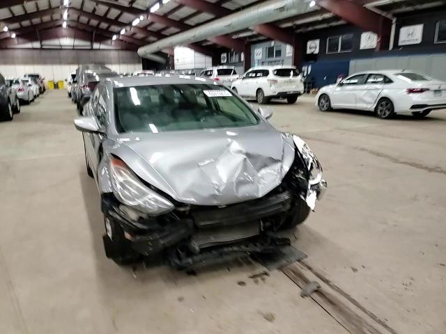 2012 Hyundai Elantra - Image 10