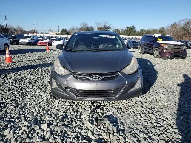 2016 Hyundai Elantra - Image 11