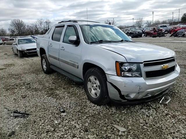 2013 Chevrolet Avalanche - Image 10