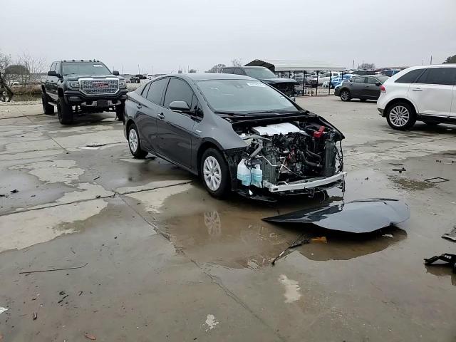 2019 Toyota Prius - Image 14