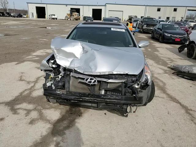 2013 Hyundai Sonata - Image 11