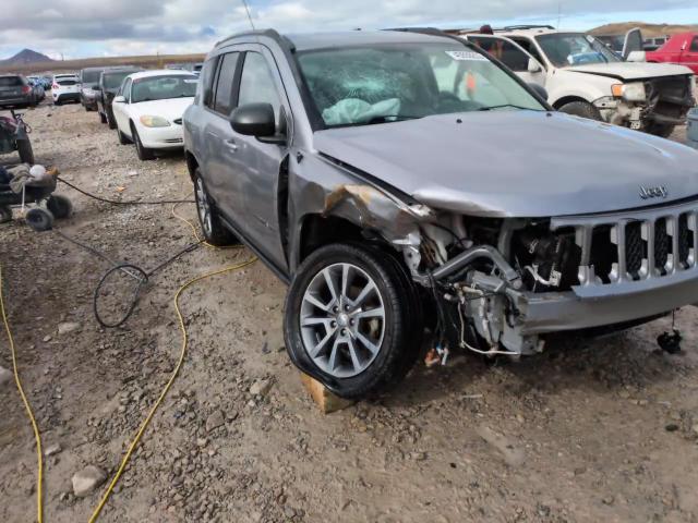2016 Jeep Compass - Image 13