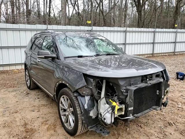 2016 Ford Explorer - Image 12