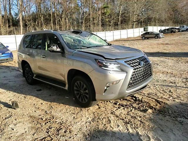 2022 Lexus GX - Image 11