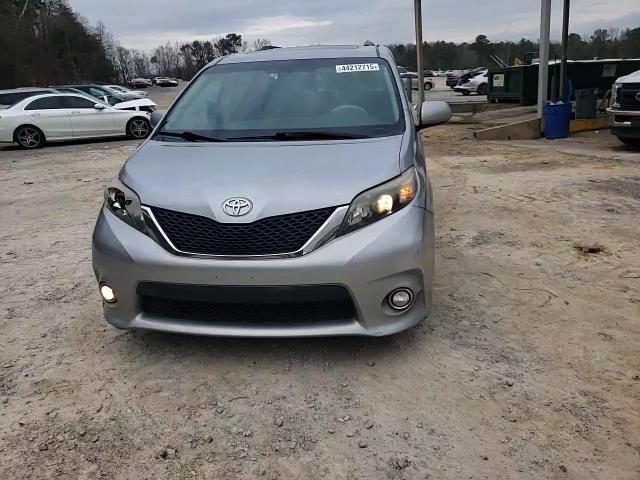 2012 Toyota Sienna - Image 11