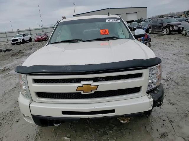 2012 Chevrolet Silverado - Image 11