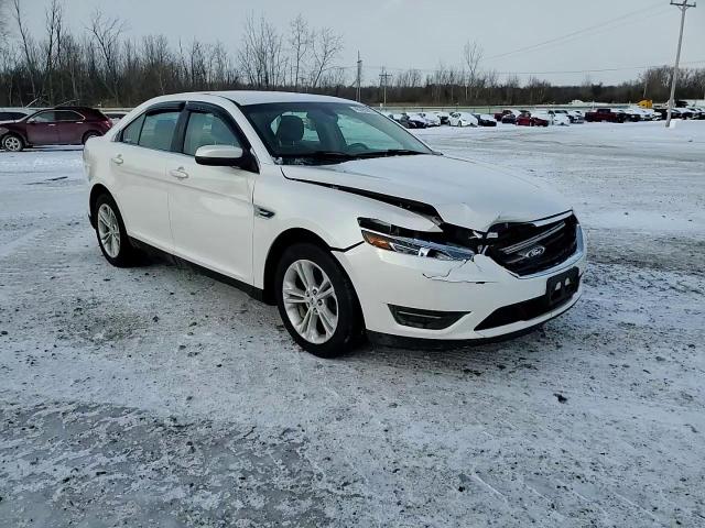 2015 Ford Taurus - Image 13