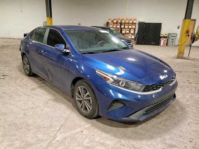 2023 Kia Forte - Image 14