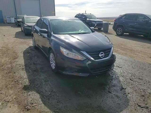2016 Nissan Altima - Image 13