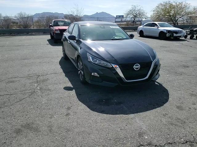 2021 Nissan Altima - Image 11