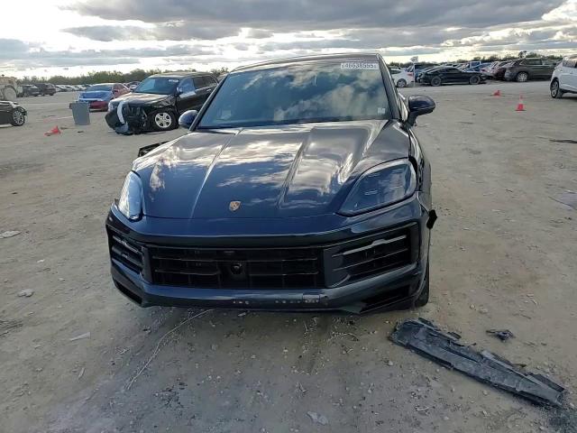 2024 Porsche Cayenne - Image 12