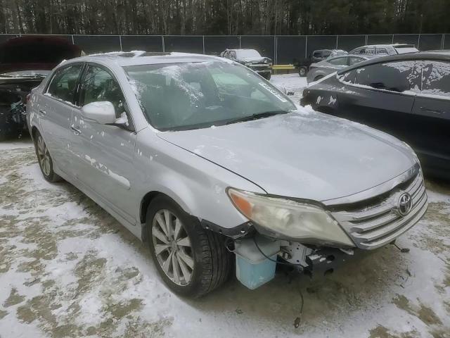 2011 Toyota Avalon - Image 11