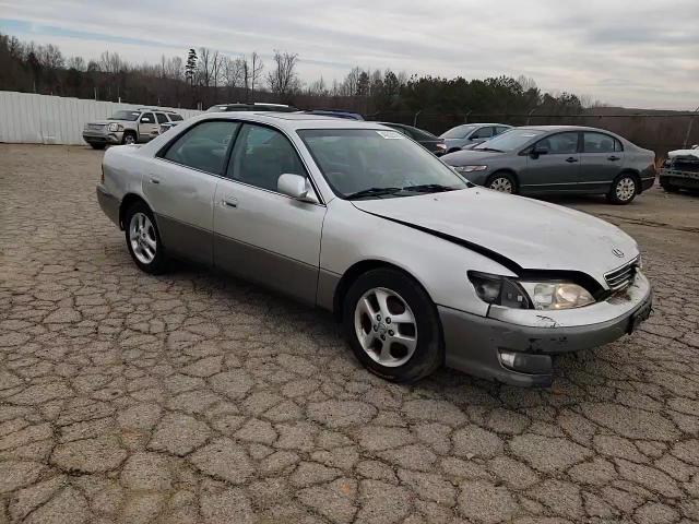2001 Lexus ES - Image 11