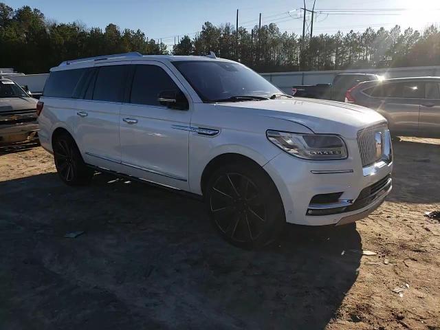 2018 Lincoln Navigator - Image 11