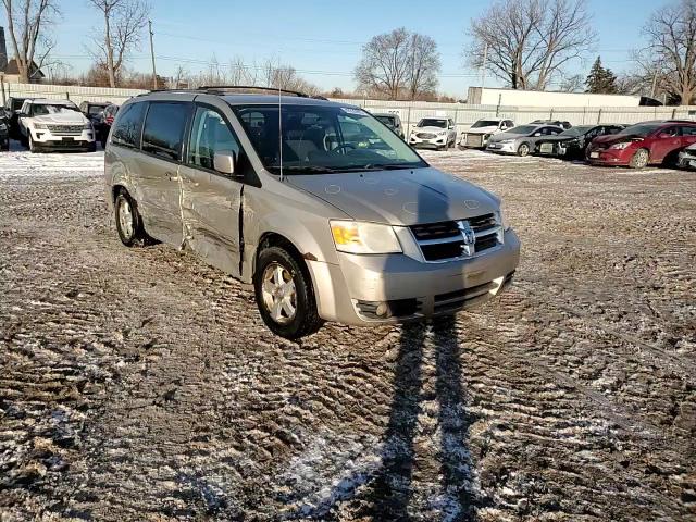 2009 Dodge Caravan - Image 12
