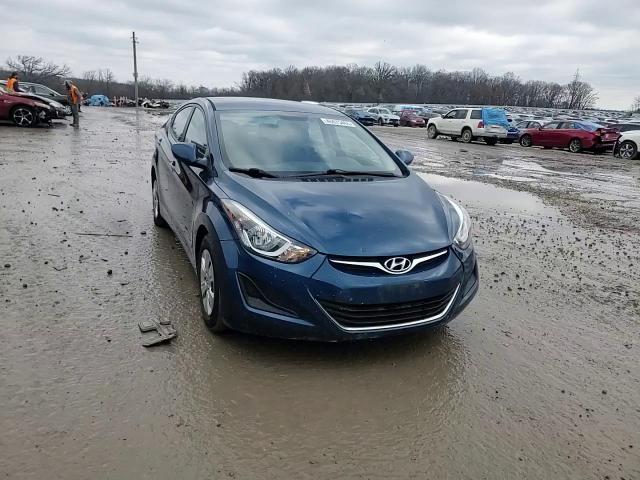 2016 Hyundai Elantra - Image 13