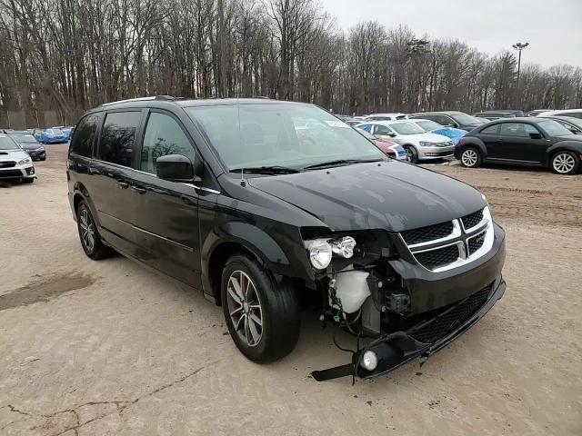 2017 Dodge Caravan - Image 14