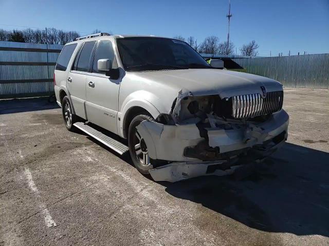 2006 Lincoln Navigator - Image 12