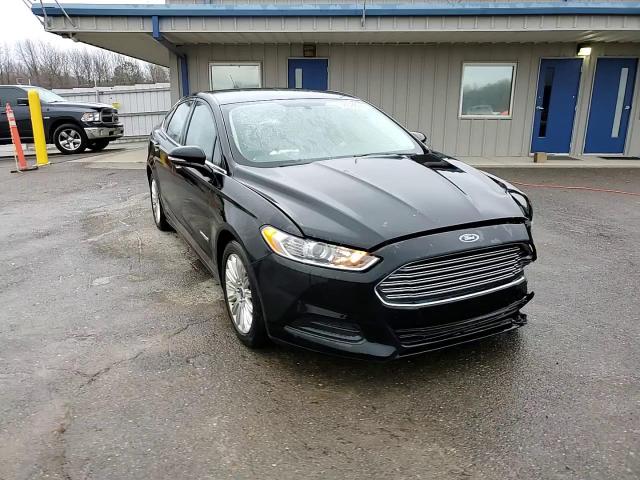2016 Ford Fusion - Image 13