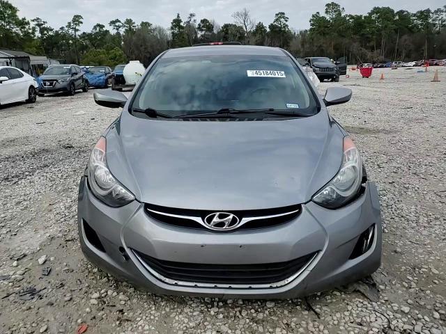 2013 Hyundai Elantra - Image 13
