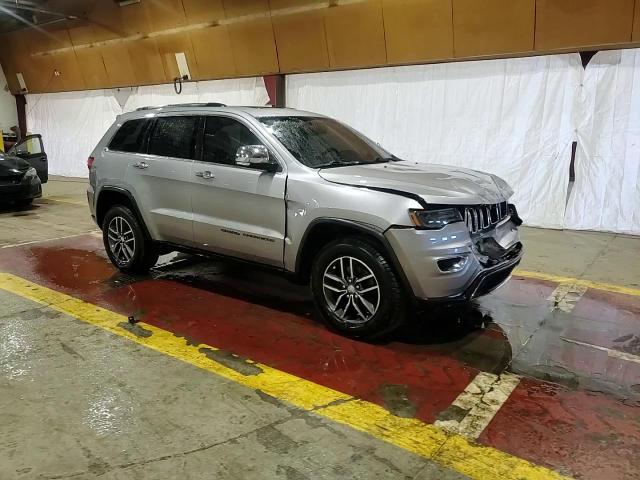 2017 Jeep Grand Cherokee - Image 15