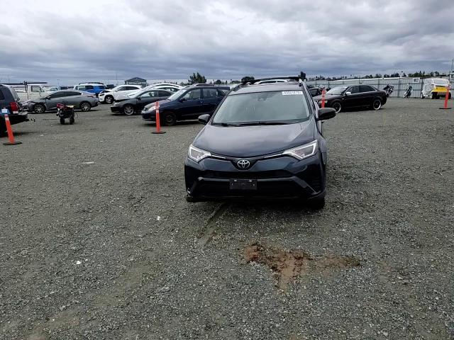 2017 Toyota RAV 4 - Image 12