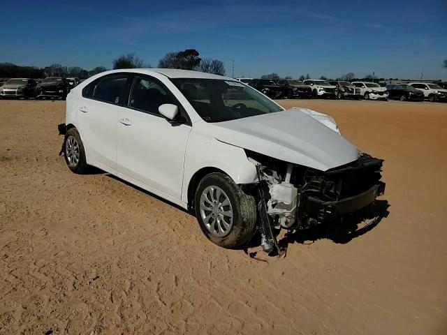 2021 Kia Forte - Image 11
